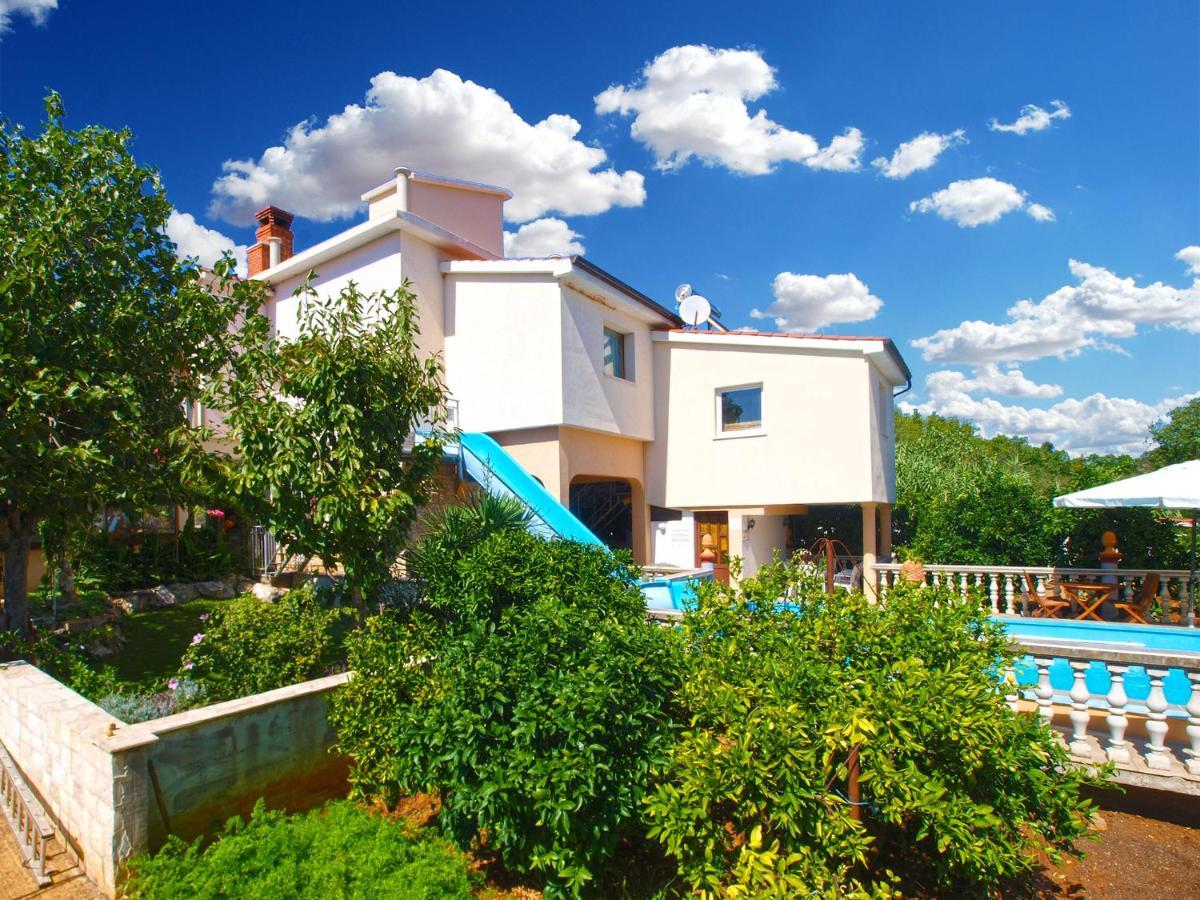 Apartments Vrcevan 811 Medulin Exterior photo