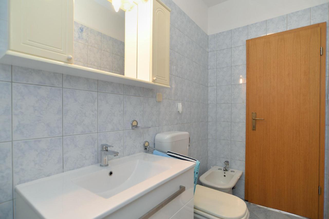 Apartments Vrcevan 811 Medulin Exterior photo