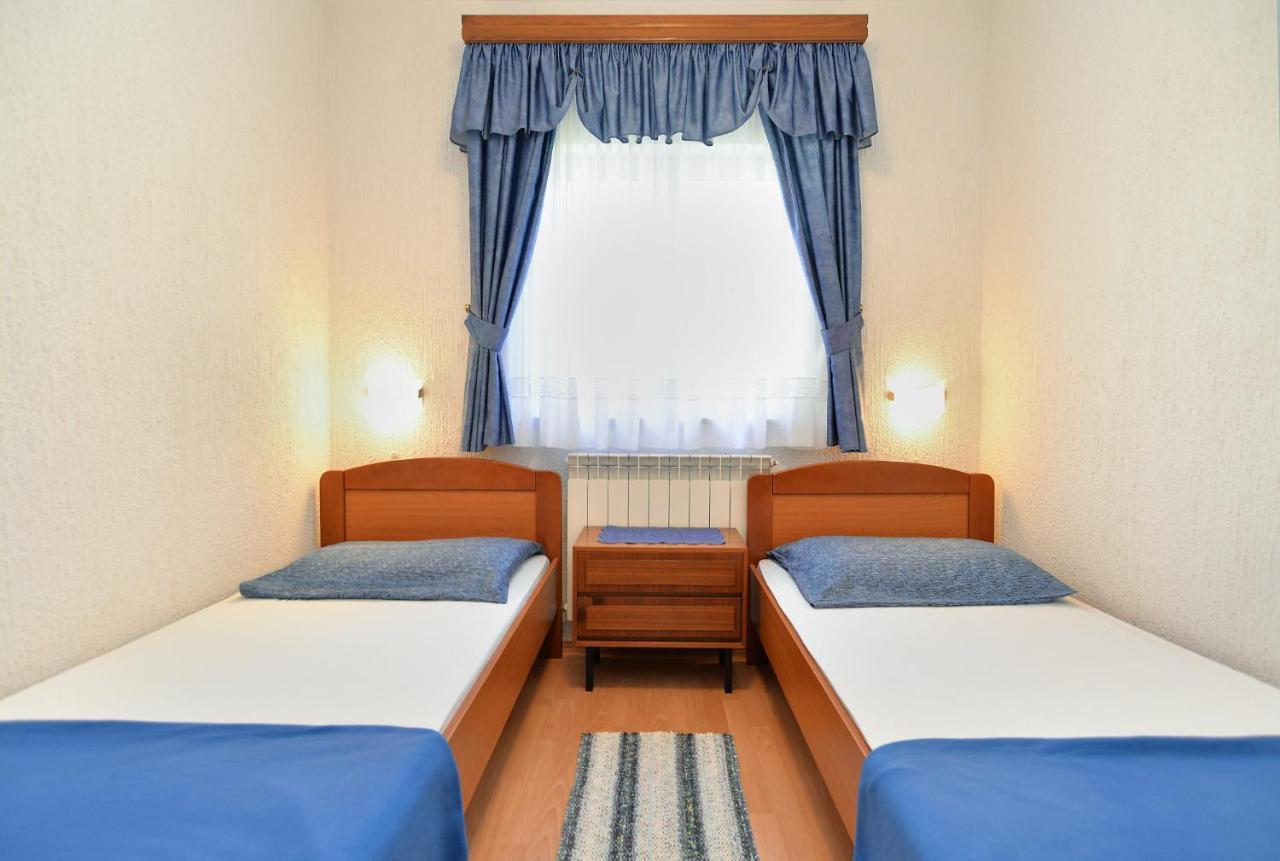 Apartments Vrcevan 811 Medulin Exterior photo