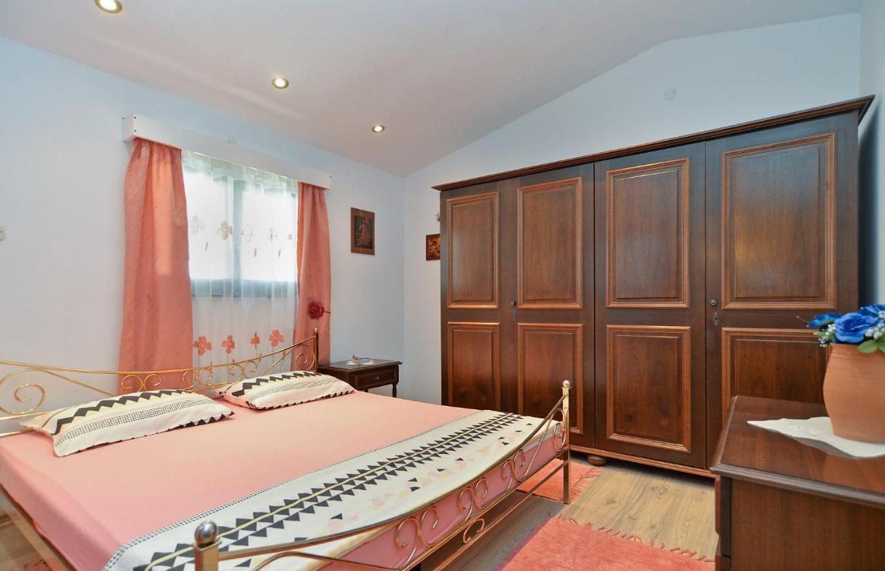 Apartments Vrcevan 811 Medulin Exterior photo