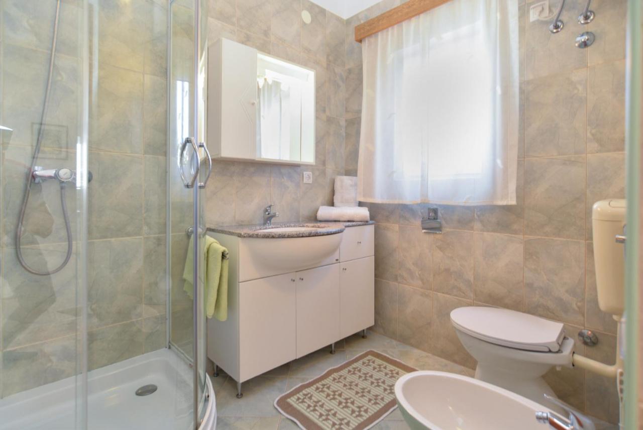 Apartments Vrcevan 811 Medulin Exterior photo